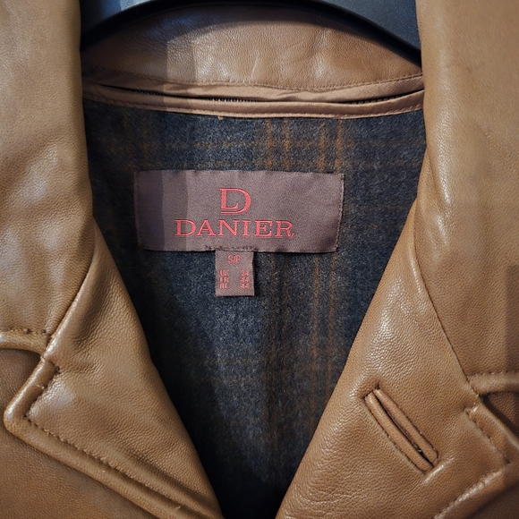 Men's Danier Brown Leather Jacket Size S - Picture 3 of 3